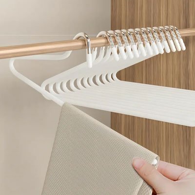 Cintres | Élégance Résistante - Magazinett